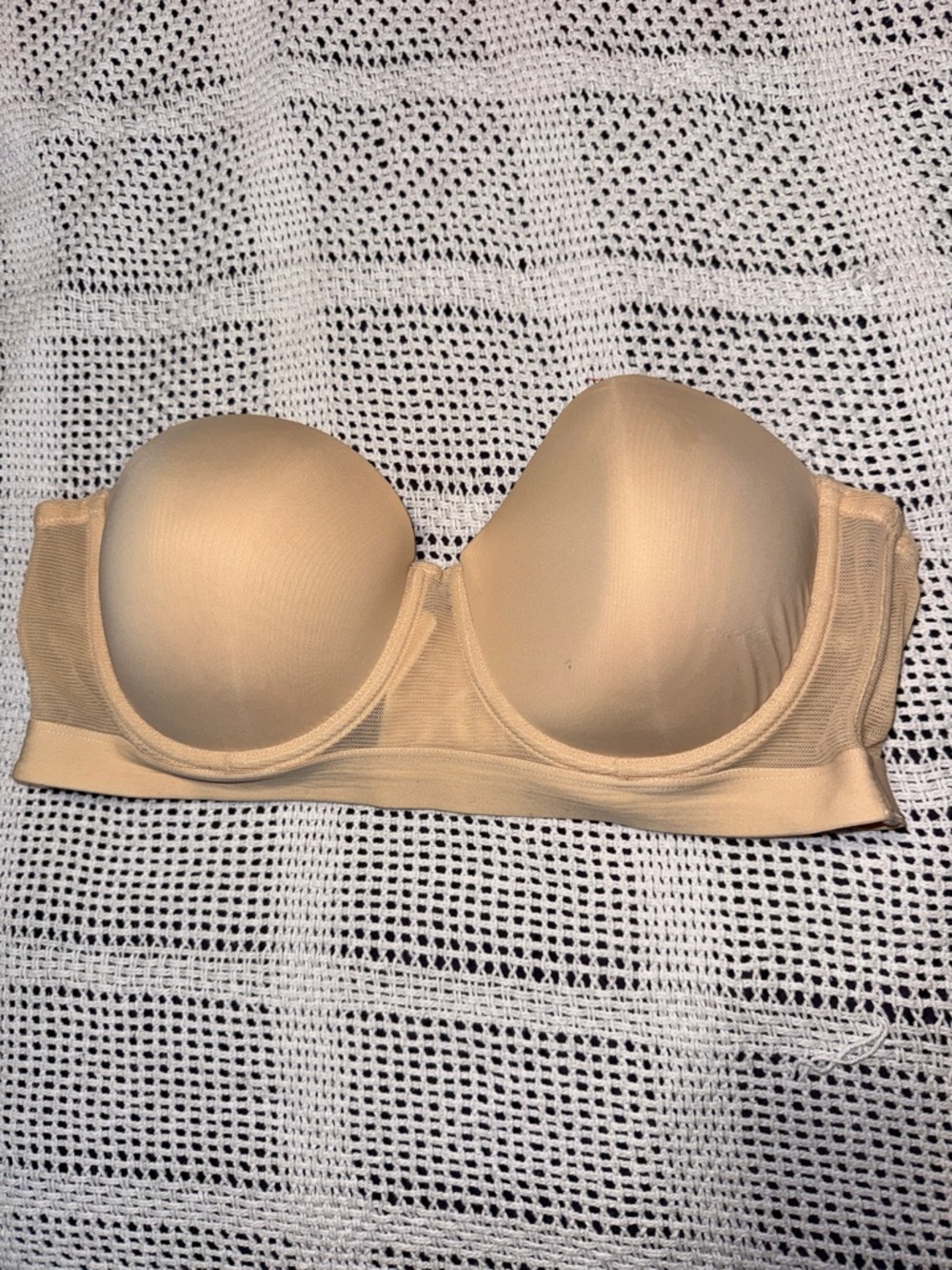 Lively Strapless Molded Beige Bra